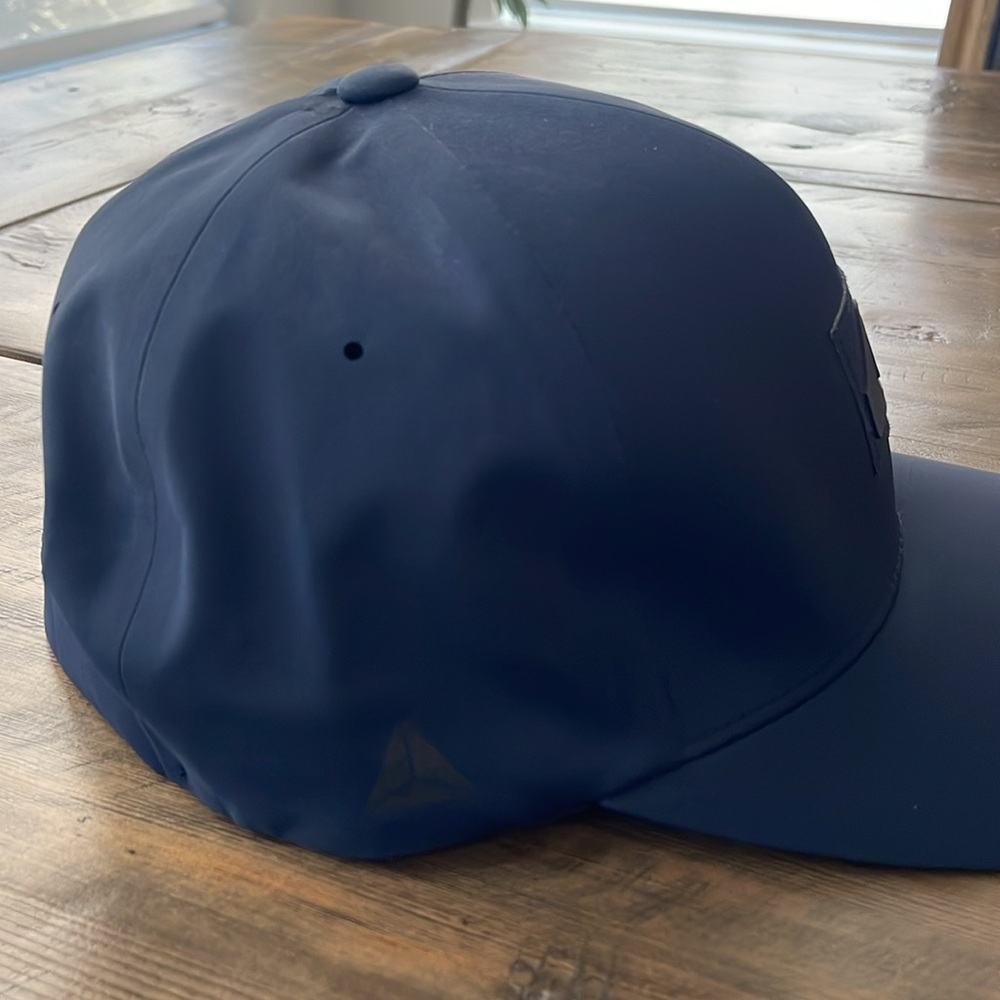 Quicksilver flex-fit hat - Picture 2 of 7